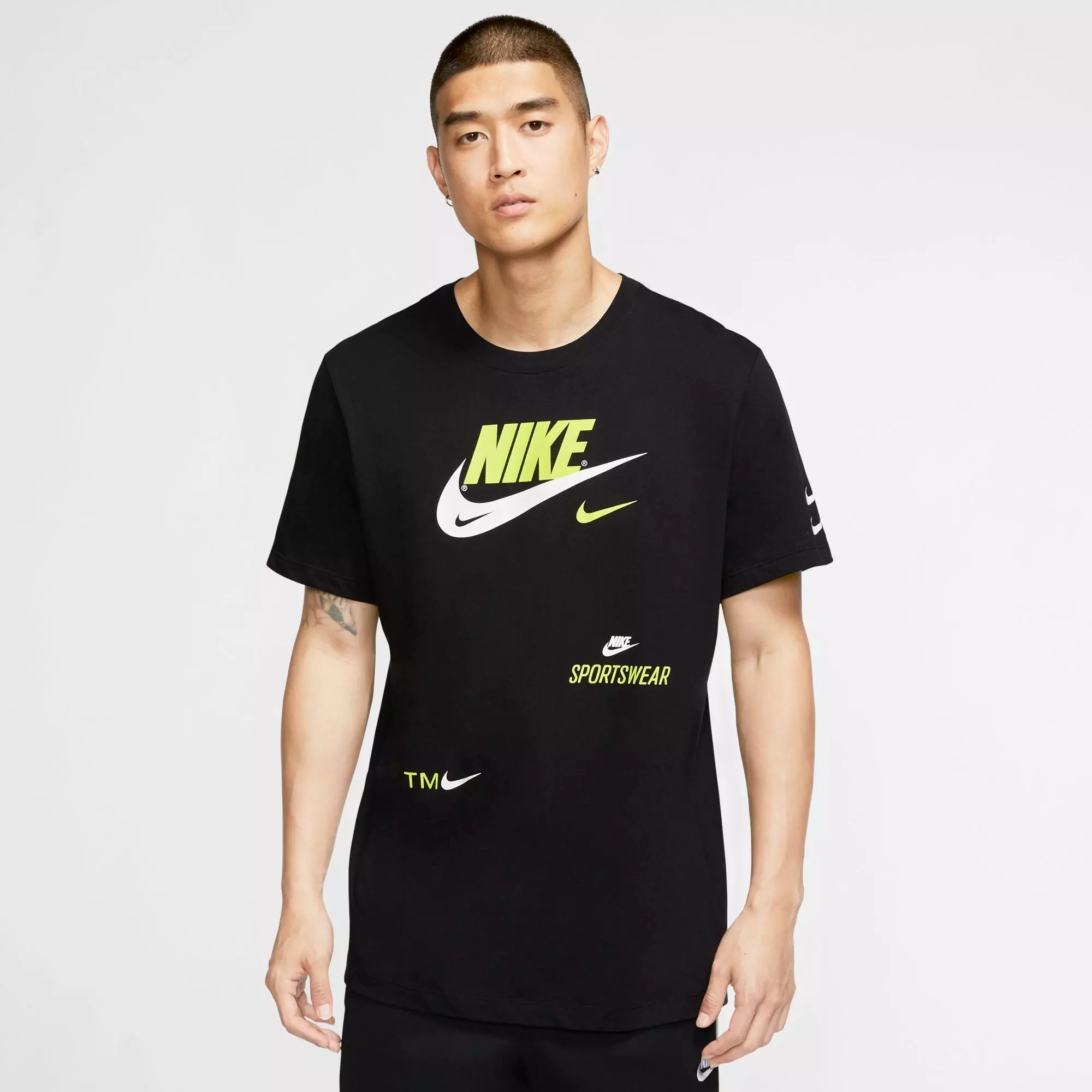 Sweat nike shops overbranded